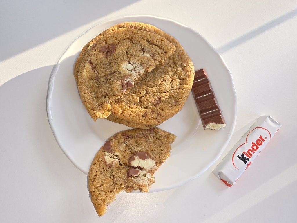 Amerikanske Cookies med lime og Kinder Maxi
