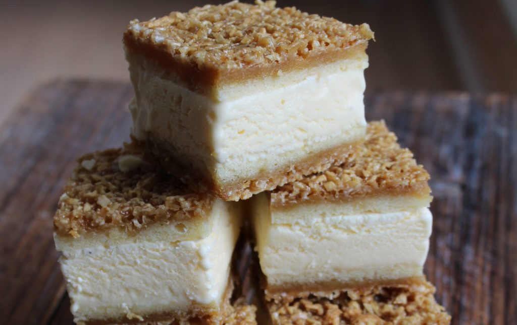 Drømmekage-issandwich: Den danske kageklassiker er blevet sommerens bedste dessert