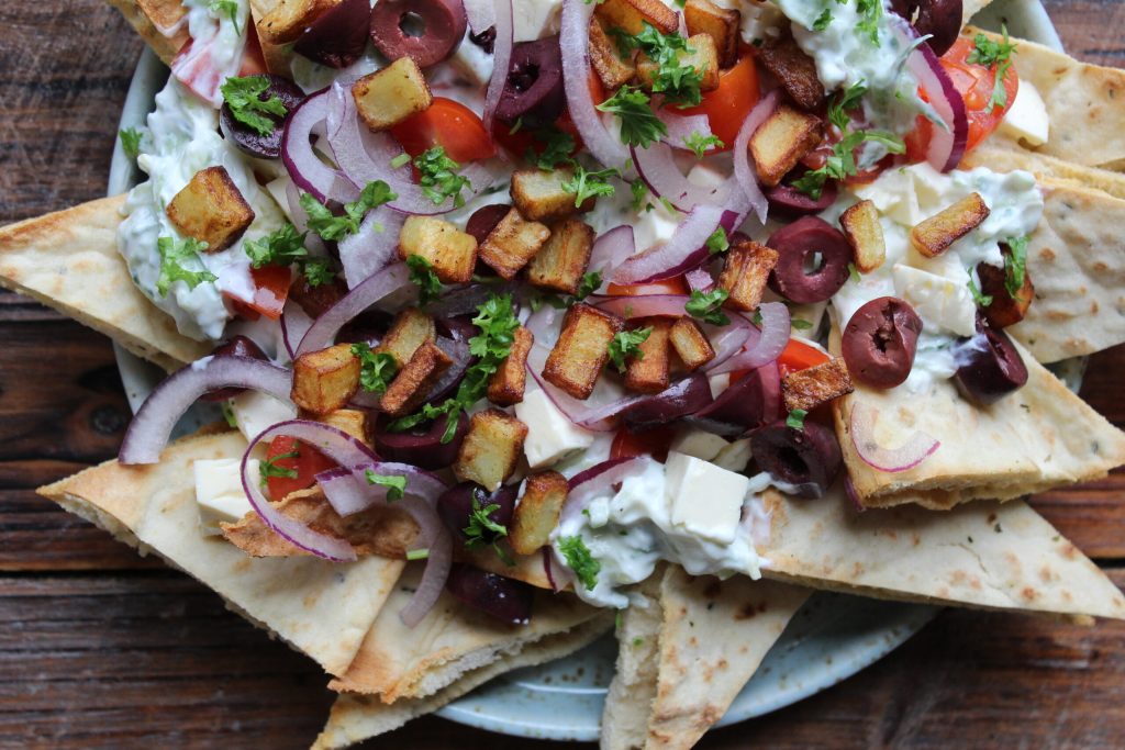 Græske nachos: Når gyros møder nachos i én sprød servering