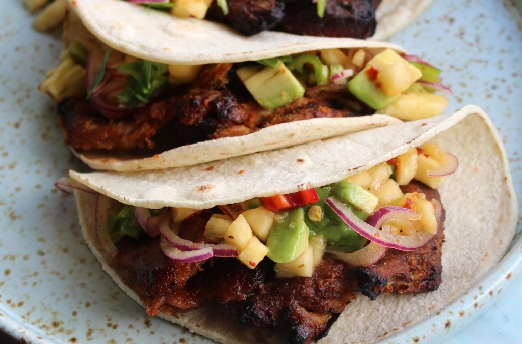 Tacos al Pastor: Mexicos måske bedste streetfood kan laves hjemme i ovnen
