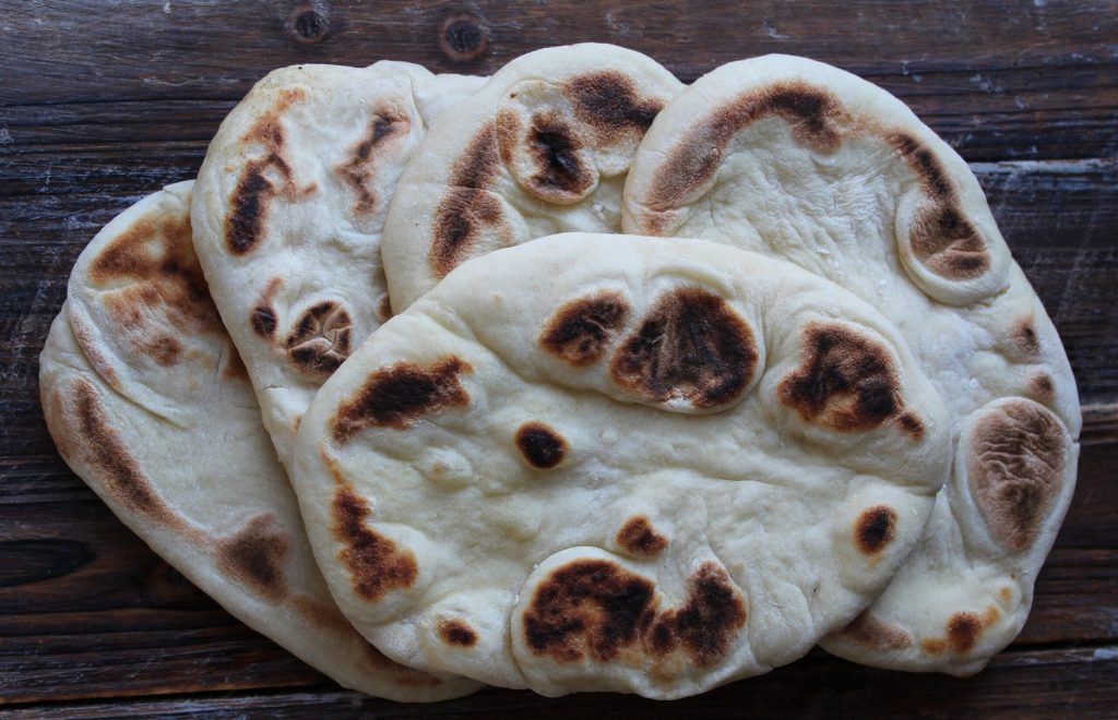 Indiske naanbrød – Det simple trick gør hjemmelavede naan bløde og luftige