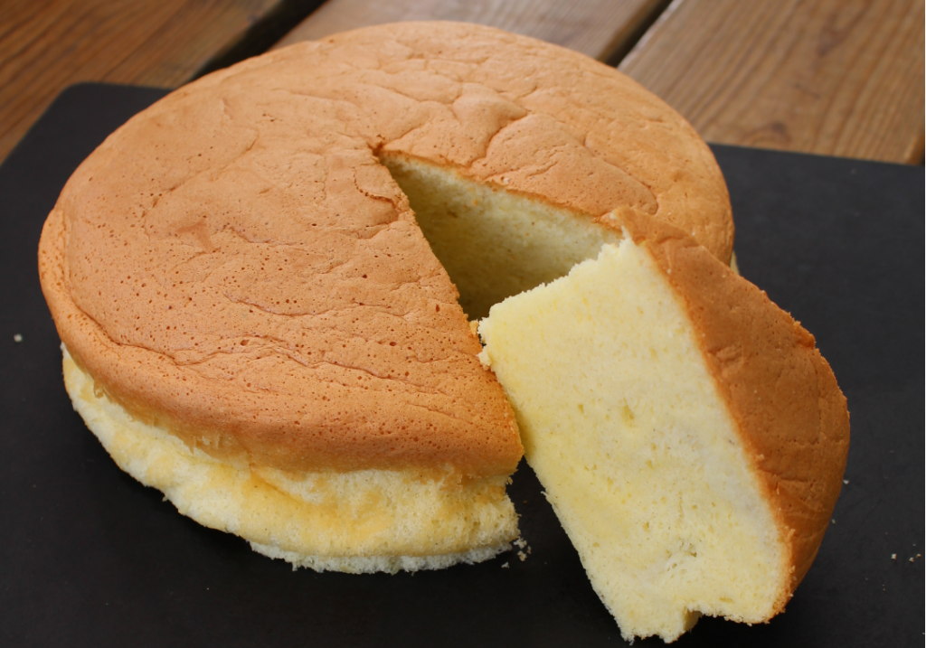 Japansk castella-kage – den utroligt luftige kage, der nærmest svæver på tallerkenen