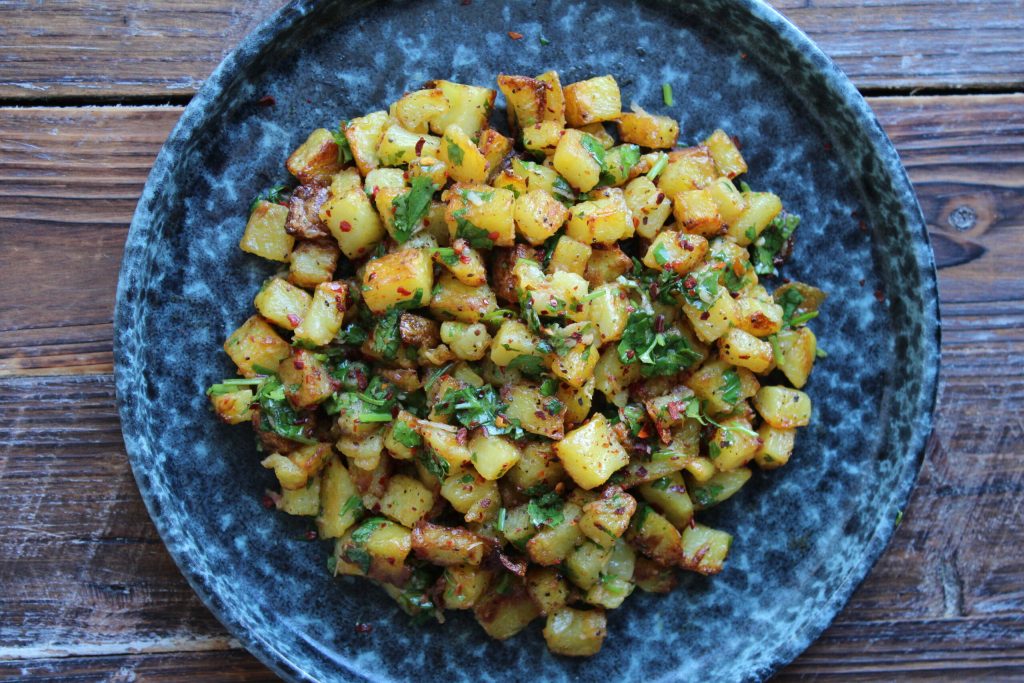 Batata Harra: sprøde libanesiske kartofler med chili, hvidløg og koriander